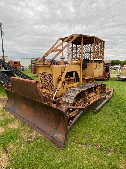 Case 1150 Bulldozer runs and operates