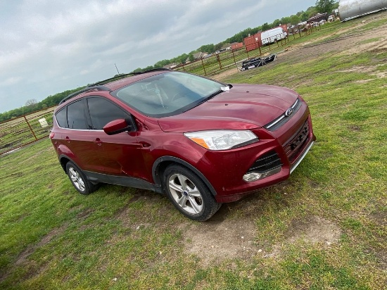 2014 Ford Escape runs & drives has a Salvage title
