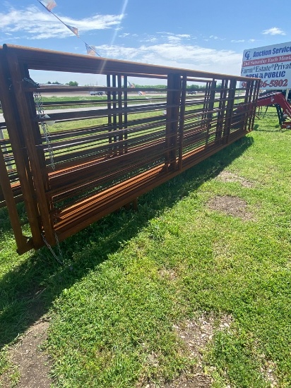 5-24ft. Free standing panels with walk throu gate