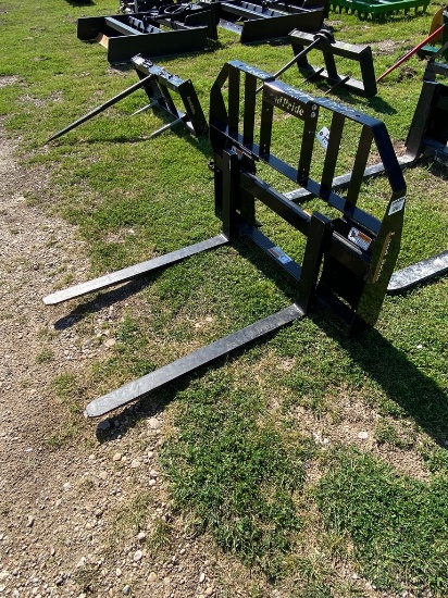 Land pride Quick Attach 72" Pallet Forks