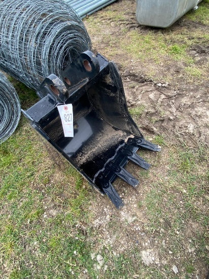 Backhoe bucket