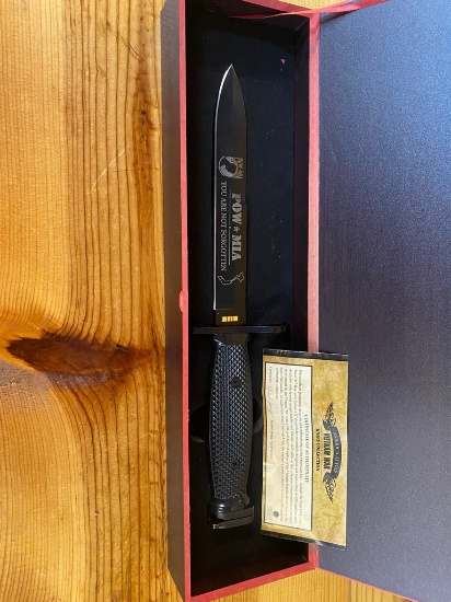 America At War Vietnam War Knife collection