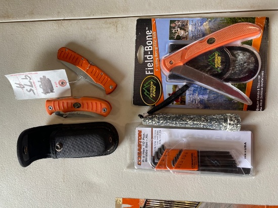 3 Field Bone Knifes,Flashlight & stubby set