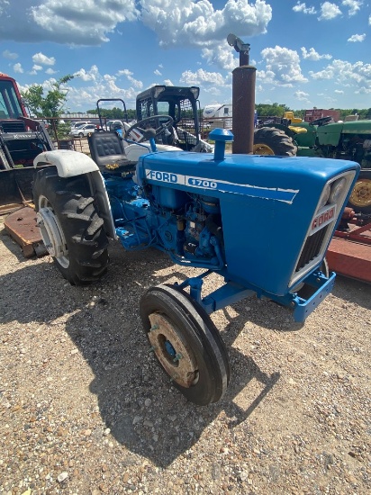 Ford 1700 with 5' Cutter 830 hrs