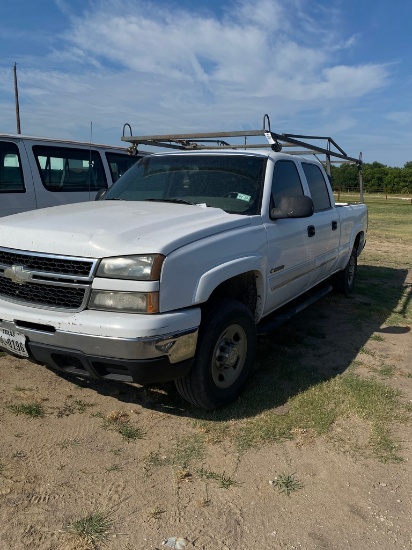 2007 Chevy 1500 HD Crew Cab Shows 333K Miles 6.0 Runs and Drives clean title