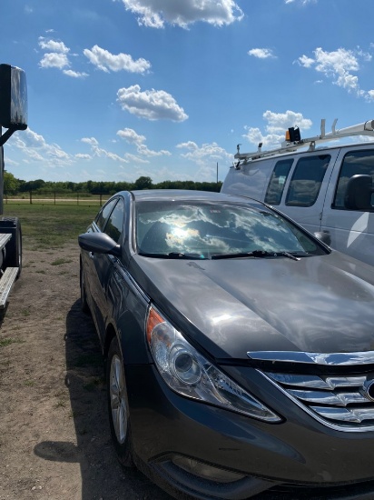 2013 Hyundai Sonata Has motor problems Silver clean title