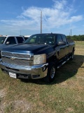 2008 Chevy Silverado 2500 Truck runs & Drives Everything works clean title