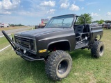 1986 Chevy C10 4911 Miles 5.7 Liter V8 Automatic Transmission, bucket Seats, Trick flow valve cover