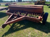 International 510 Seeder