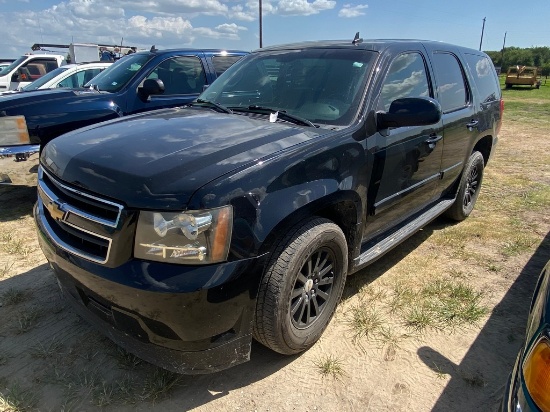 2008 Chevy Tahoe,AC Works, Runs and drives 170K miles Clean title
