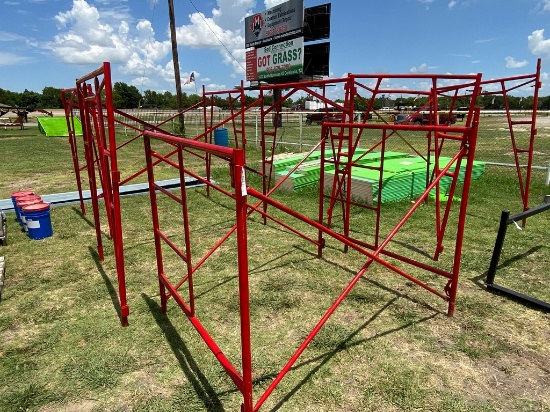 4 Sets of scaffolding