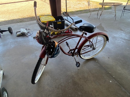 Urban bike with 2 Helmets