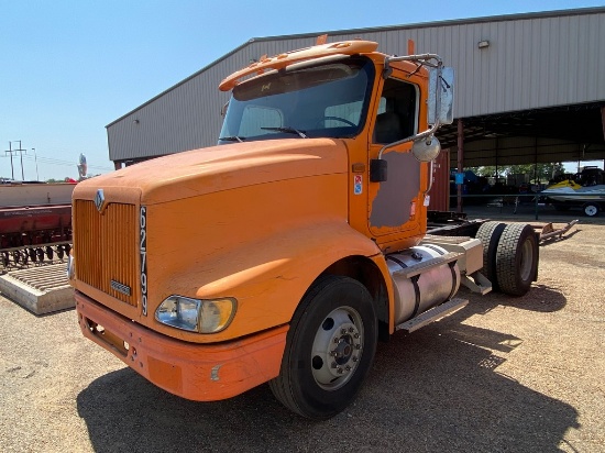 2003 International Day Cab 10 Speed Trans Cat C-12 Engine runs & Drives Clean Title