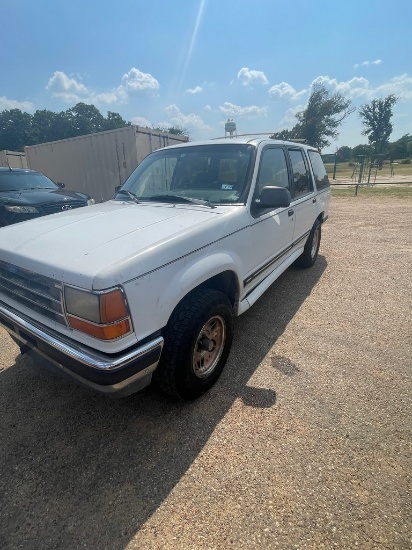 1994 Ford Explorer 4x4 XLT Package shows 31K miles As is runs & drives weak fuel pump