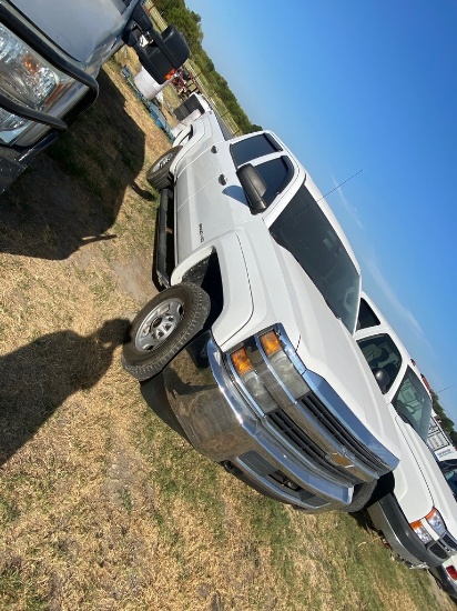 2015 Chevy 2500 4x4 Crew cab white runs & drives miles Tmu clean title