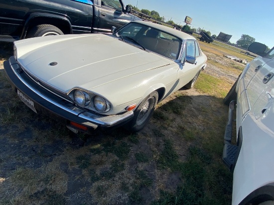 1989 Jaguar XJ-5 V12 shows 100K miles unknown condition has title