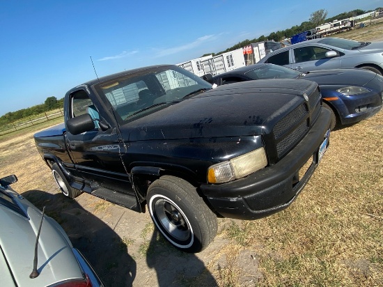1997 Dodge Ram 1500 169k miles New tires,new battery runs & drives clean title