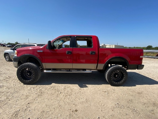 2004 Ford 150 5.4 Tritan 4x4 Crew Cab Shows 238K Runs & Drives G" Lift 20" wheels with 35" Tires
