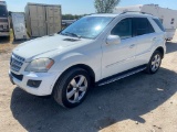 2010 Mercedes ML 350 Suv White Shows 169K Leather sun roof cold AC runs & drives clean title