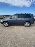 2002 Toyota Highlander V6 4x4 208K cold AC runs & Drives Clean title