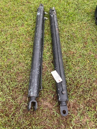 2 large Hydraulic cylinders