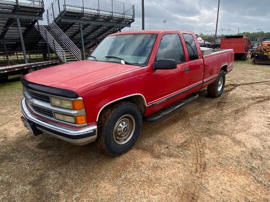 1996 chevy Silverado 2500 3/4 ton 2WD 163K Miles runs & drives clean title, new tires