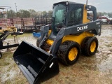 John Deere 332D Cab AC 7200 Hrs hand & foot control runs & operates