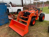 Kubota B7500 4x4 Diesel Tractor with Dubota Front Attachment with bucket runs  operates