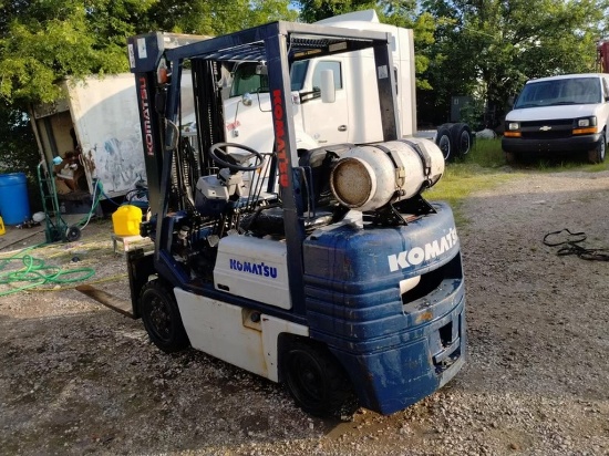 Komatsu forklift  Runs good no issues