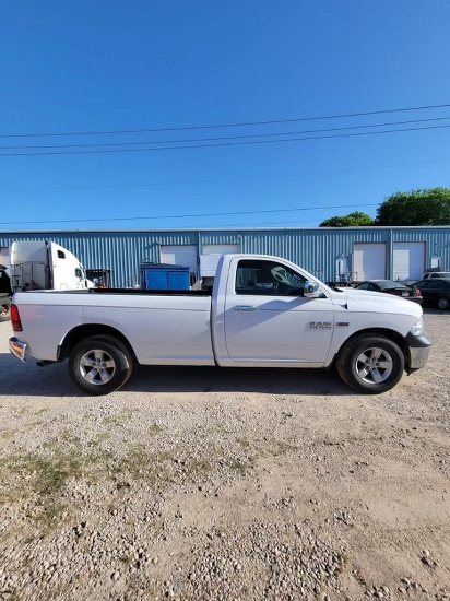 2017 Dodge 1500 5.7L Hemi V8 180K miles no issues runs good clean title