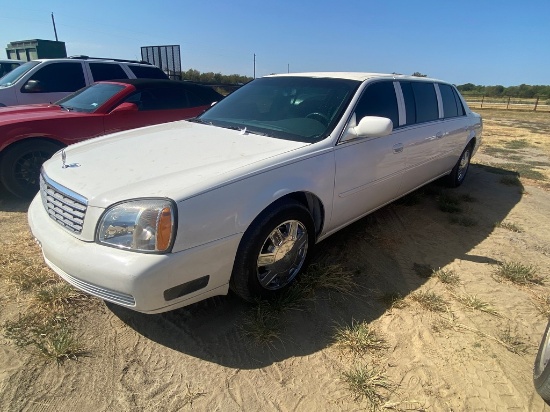 2001 Cadillac Deville Limo runs Drives, Clean title AC 88K miles