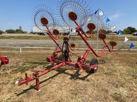 Tonutti 8 wheel Hay Rake