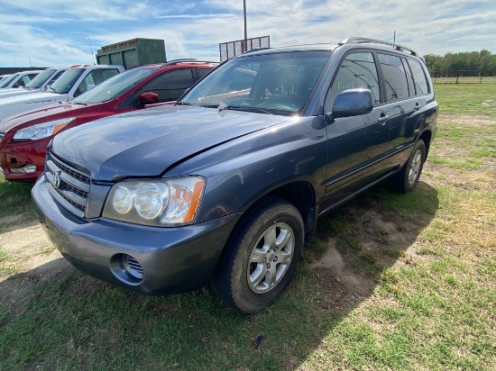 2002 Toyota Higlander V6 4x4 208K Cold AC, runs & drives Clean title