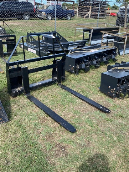 Quick Attach 48" Pallet Forks