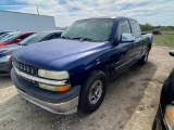 2001 Chevy Silverado 1500 EXT Cab V8 Runs & Drives clean Title