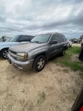 2005 Chevy trailblazer 4x4 shows 204k runs & drives clean title