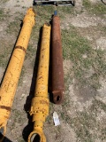2 Hydraulic Cylinders