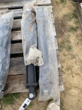 2 Hydraulic Cylinders