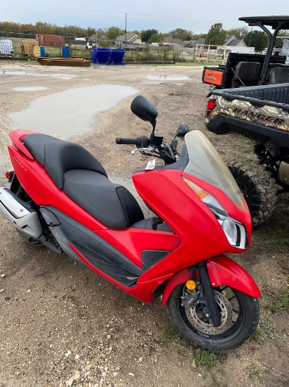 2014 Honda Forza runs & drives shows 1004 miles