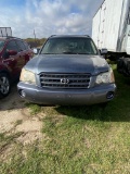 2002 Toyota Highlander V6 4x4 208K cold AC runs & drives clean title