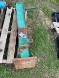 Truck leveling jack