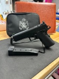 New springfield prodigy 9mm red dot ready 1-17 round and 1-20 rnd magazine in a soft case