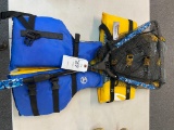 2 Life Jackets & Fishing net