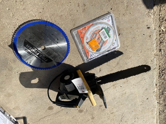 14" Hornet chainsaw with two blades