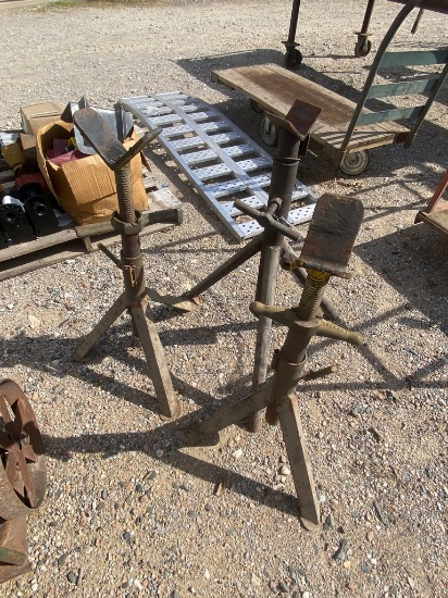 3 Pipe Stands