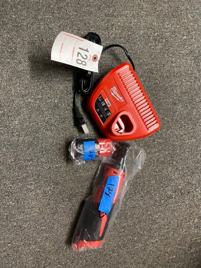 New Milwaukee 3/8 Rachet with battery & charger