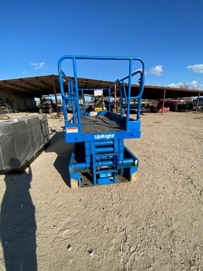 Upright man lift scissorlift 26N, 26ft. Tall 4x8 deck with 5f t. slide out, comes with charger,runs,