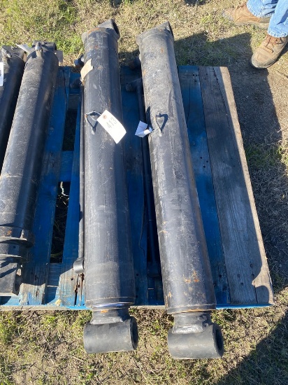 2 Hydraulic Cylinders