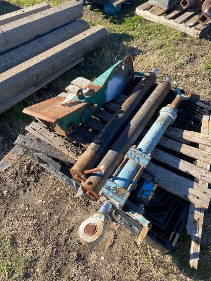 Trailer Jack & 3 Hydraulic Cylinders