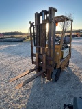 Toyota Forklift runs & operates